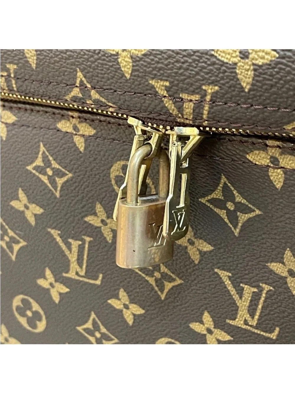 Louis Vuitton iconic louis